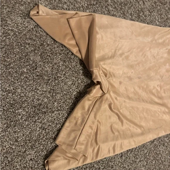 SPANX Nude Shapewear Bodysuit - Picture 4 of 4